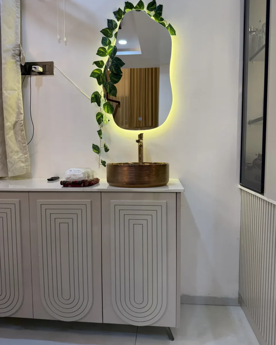 Foyer Console with Mirror